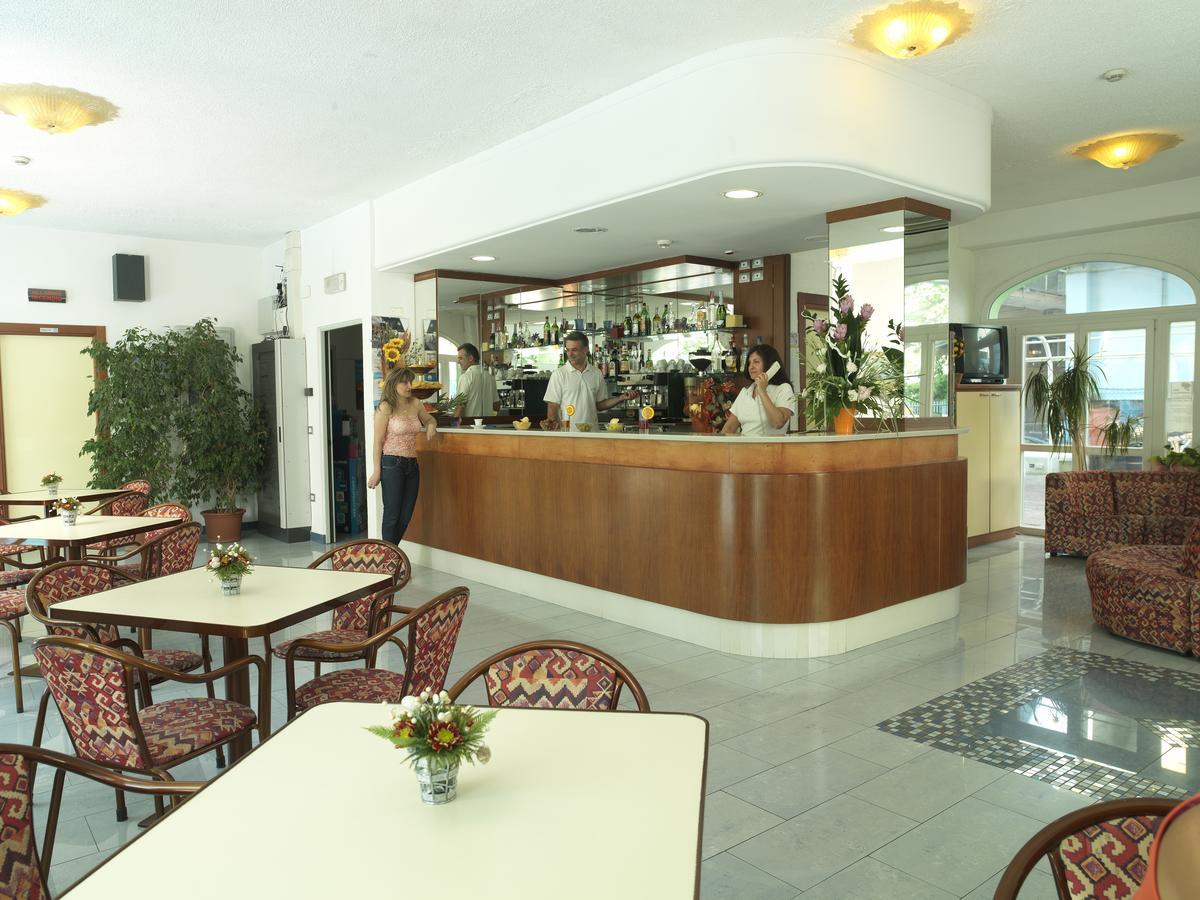 Residence Eurogarden Rimini Esterno foto