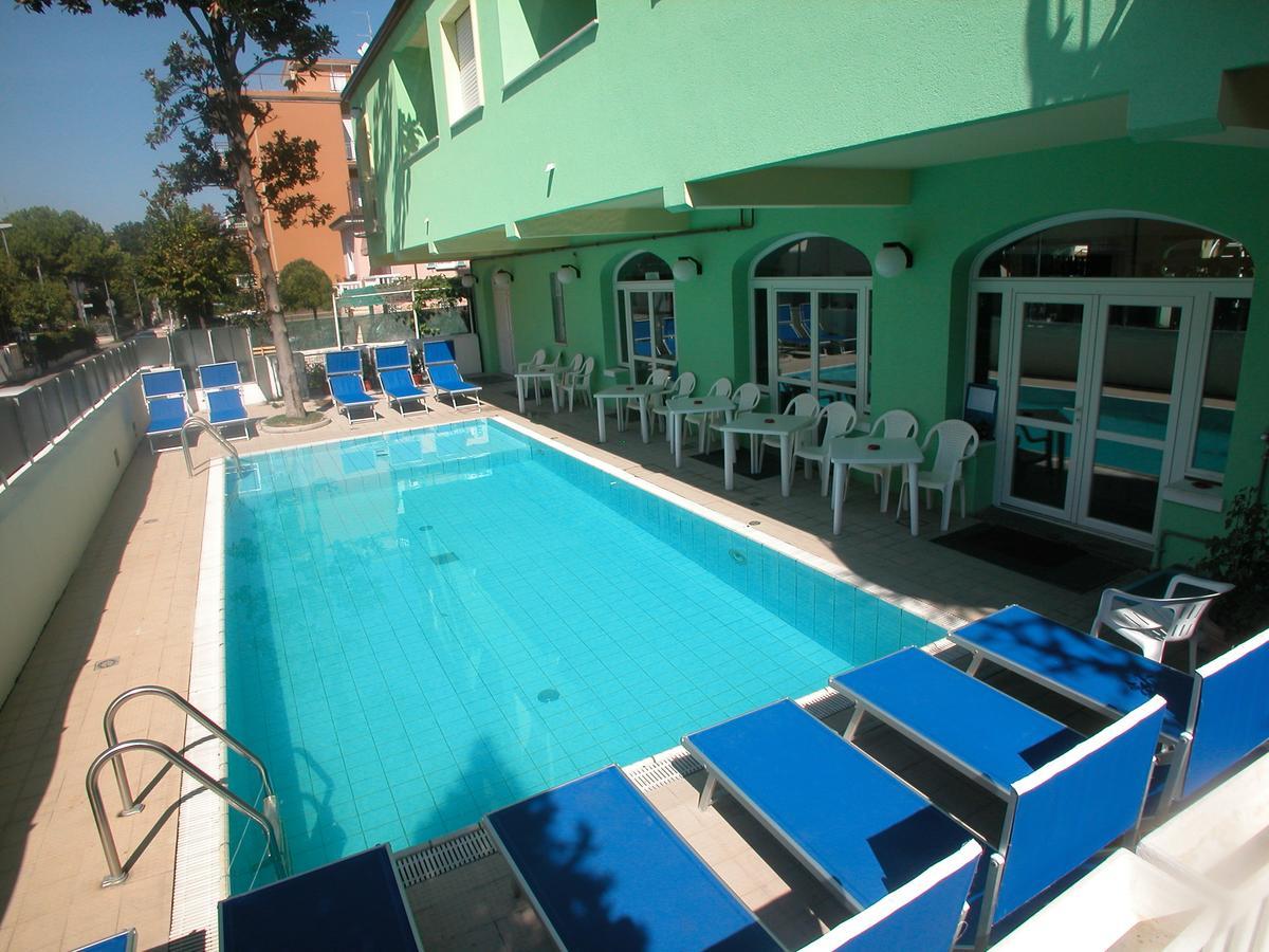 Residence Eurogarden Rimini Esterno foto