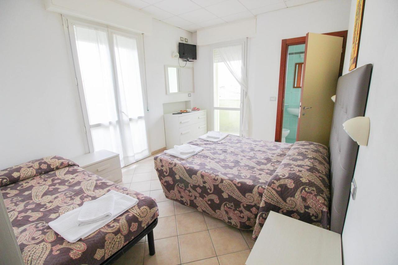 Residence Eurogarden Rimini Esterno foto