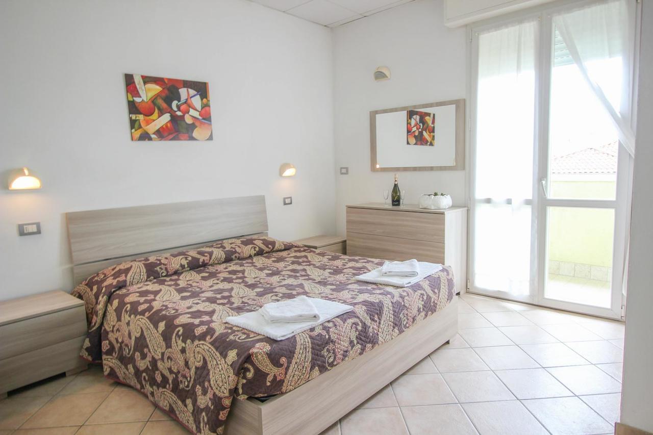 Residence Eurogarden Rimini Esterno foto