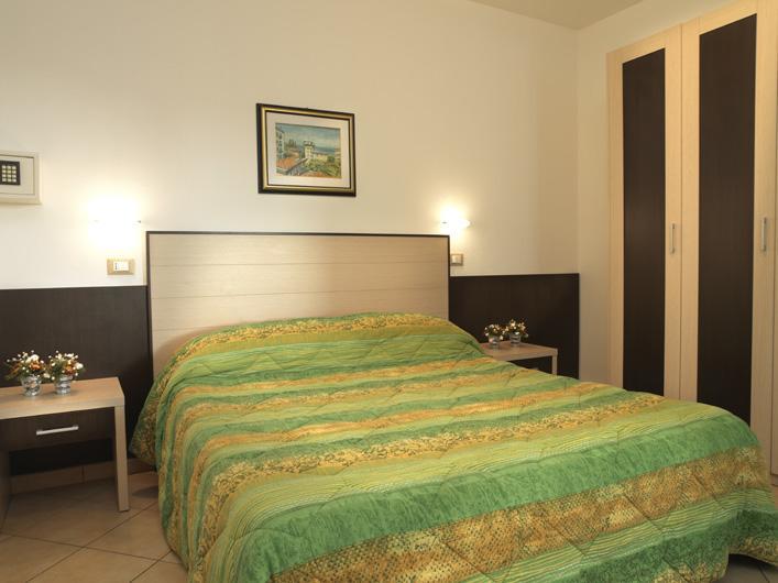 Residence Eurogarden Rimini Esterno foto